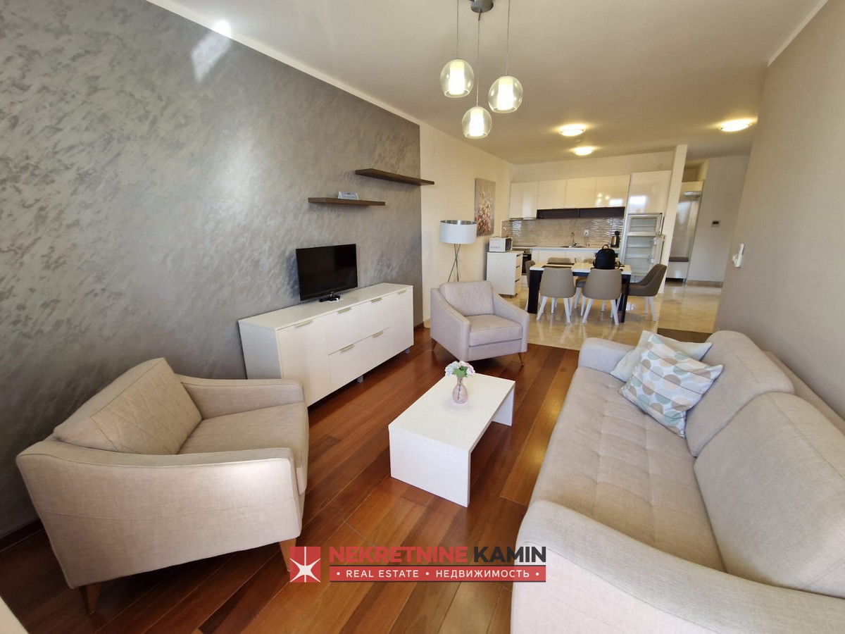 Three-Bedroom 107 m² Apartment, 300 m from the Sea, Bečići